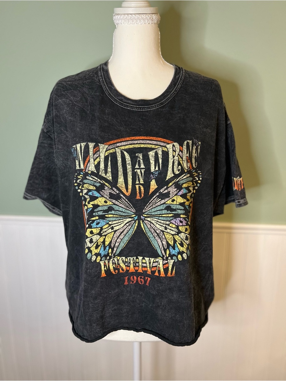 Mighty Fine Black Retro Wild & Free Festival 1967 Short Sleeve Tee. Size XL